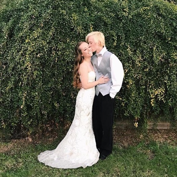 BEAUTIFUL CAMILLE LA VIE JOVANI WEDDING PROM DRESS