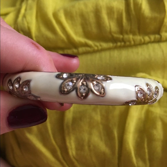 Cream enamel clasp bracelet with gold
