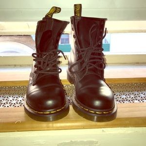 Dr Martens Modern Classics Smooth 1460 8-Eye Boots