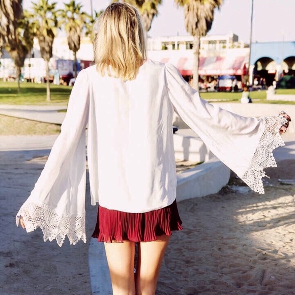 Stone Cold Fox White Lace Bali Blouse - Picture 5 of 6