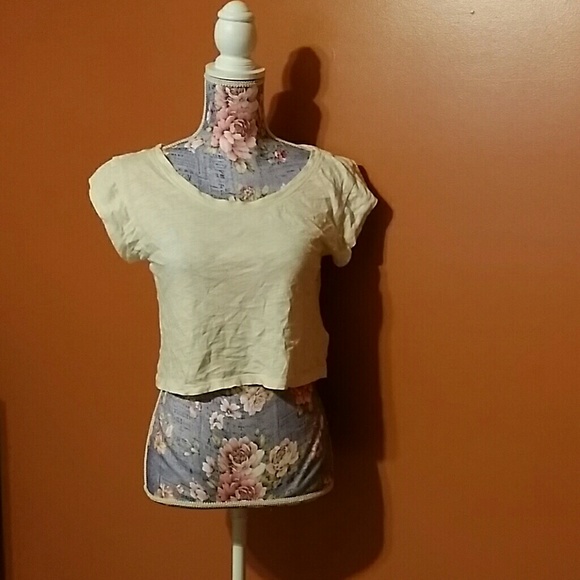 Short tee - Picture 1 of 1