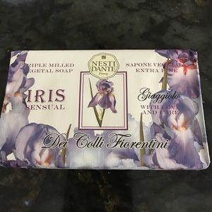 Bar of fragranced soap