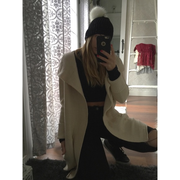 •SO•Cozy cream cardi