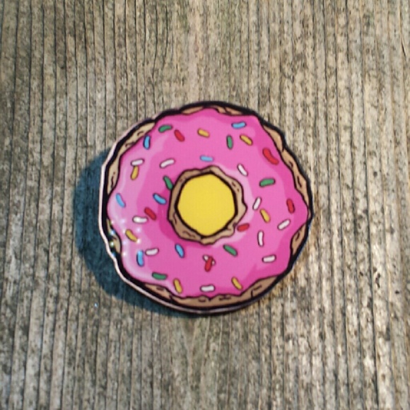 Big Round Donut w/Frosting, and Sprinkles Pin - Picture 1 of 3