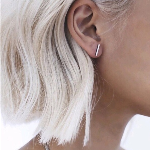 Bar Stud Earrings. - Picture 1 of 1