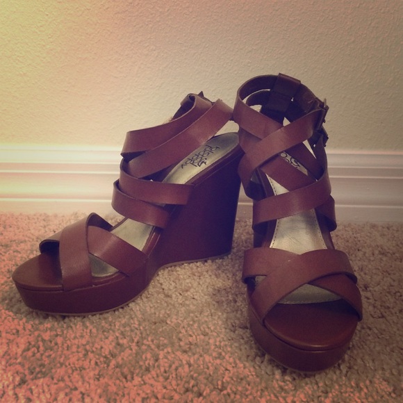 Pacsun Black Poppy brown leather strapped wedges