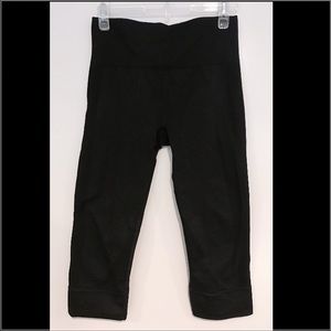 Lululemon Ebb To Street Cropped Legging (Size 6)