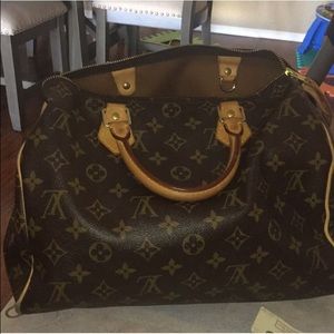 Louis Vuitton speedy bag.prices are negotiable