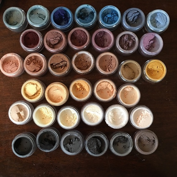Larenim Eyeshadow Pigments - Picture 2 of 4