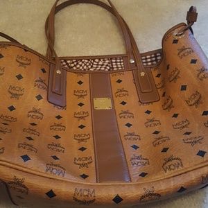 MCM REVERSIBLE TOTE