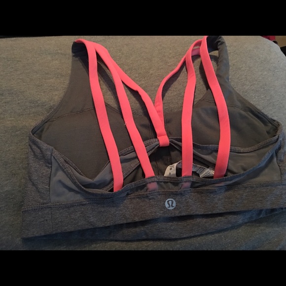 Lululemon athletica energy sports bra.