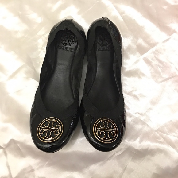 Authentic Tory burch almost new.