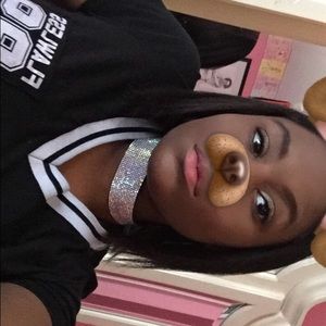 Meet your Posher, Dominique