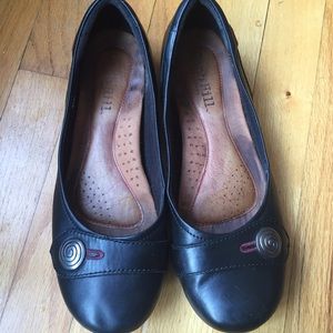 GUC 9.5B Black Cobb Hill Emma Flats