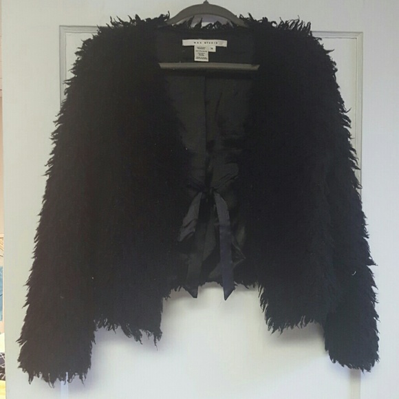 MAX STUDIO black faux fur SWEATER M