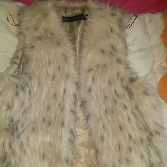 Zara faux fur vest