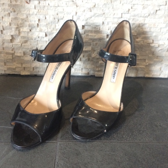 FLASH SALE! Manolo Blahnik 38 1/2 (US size 8.5)