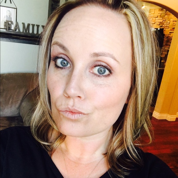 Meet your Posher, Shawna - Picture 1 of 1