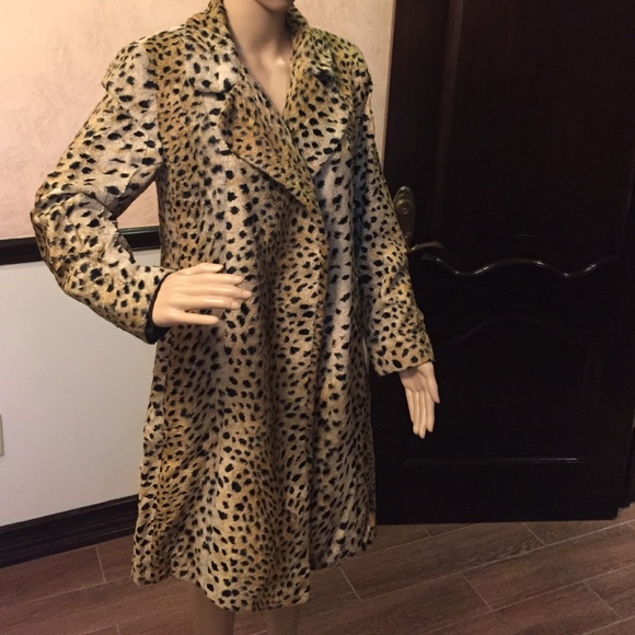 Leopard print coat with belt