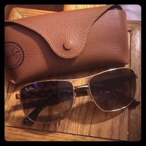 Rayban sun glasses..unisex