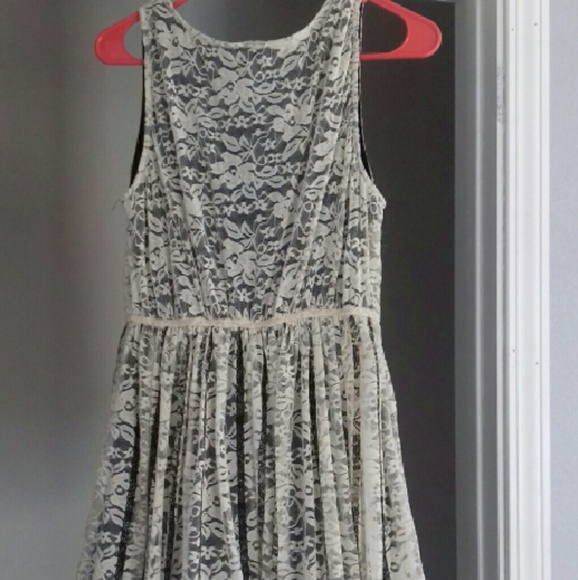 Rue 21 Lace Dress - Picture 3 of 4