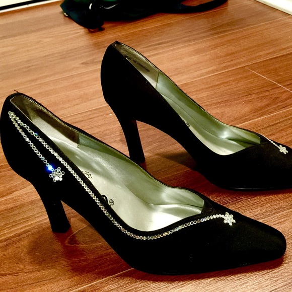 Beautiful black and sparkling Nina shoes!  8.5 - Picture 2 of 4