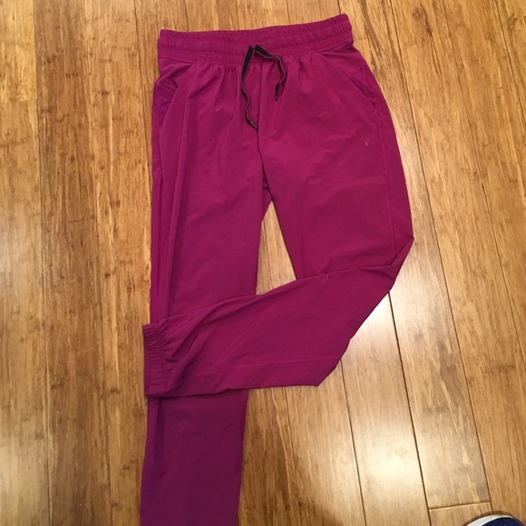 Size 4 lululemon joggers