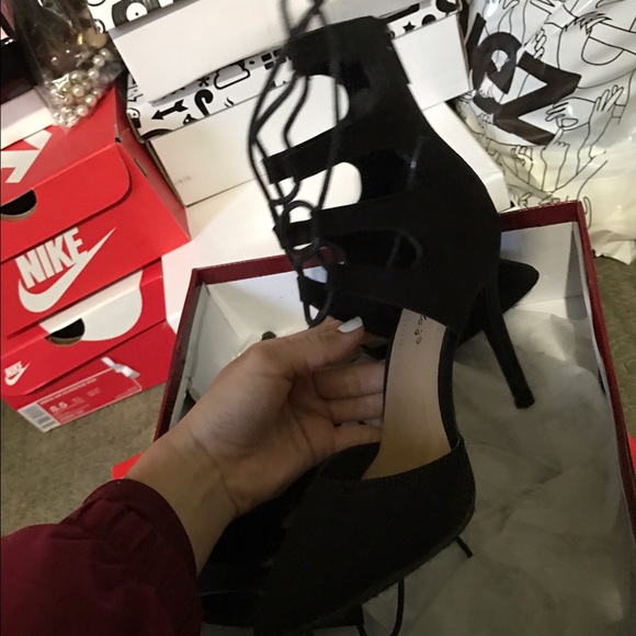 Strapping black heels - Picture 2 of 4