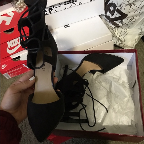 Strapping black heels - Picture 3 of 4