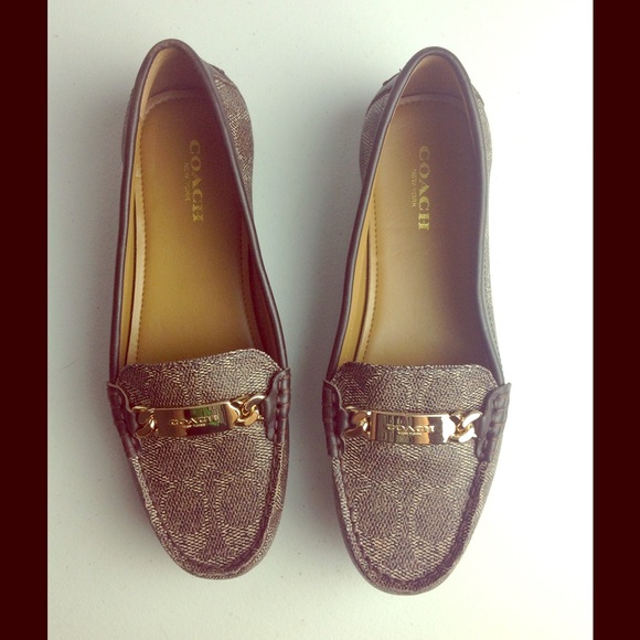 Coach Shoes - 🎉Lowest🎉Coach Loafers Size 5B EUC