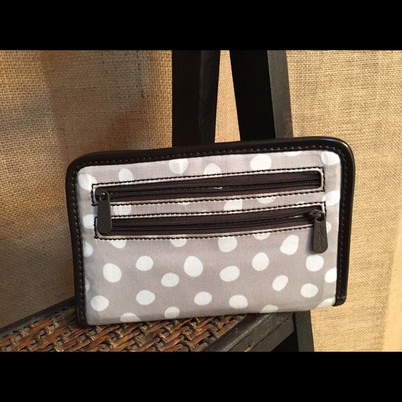 Thirty One wallet. - Picture 2 of 4