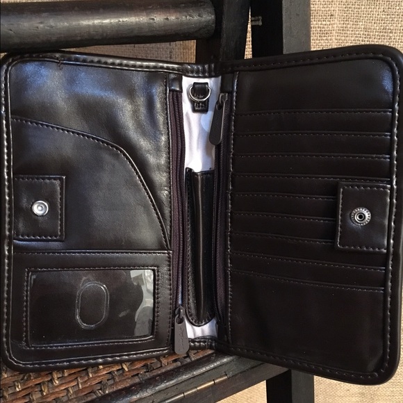 Thirty One wallet. - Picture 3 of 4