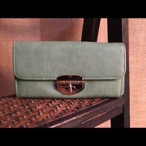 Green wallet