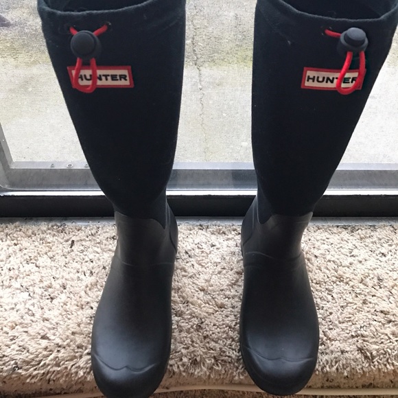 Almost brand new hunter. Wore it twice