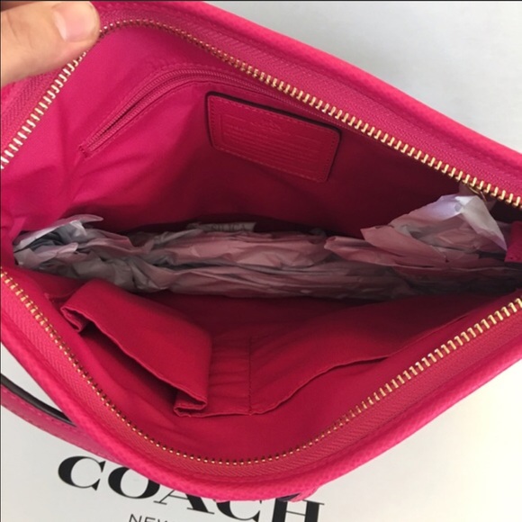 🎀Coach Crossbody🎀 - Picture 3 of 4
