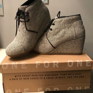 Toms Desert Wedge Shoes