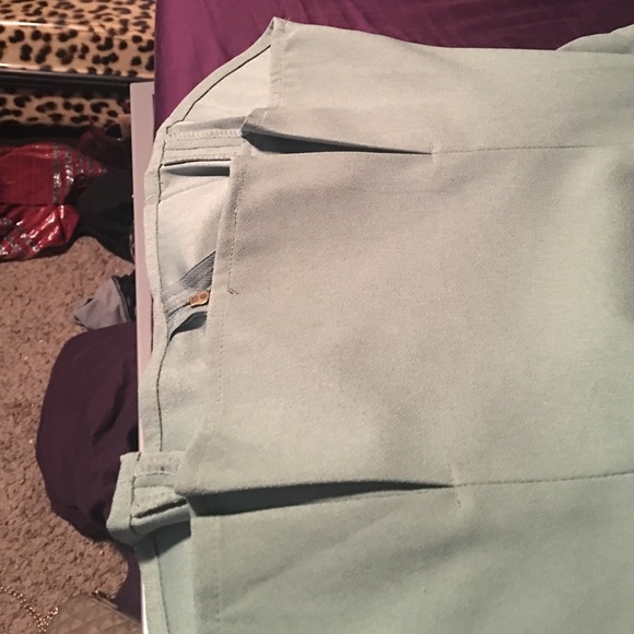 Nice top - Picture 2 of 3