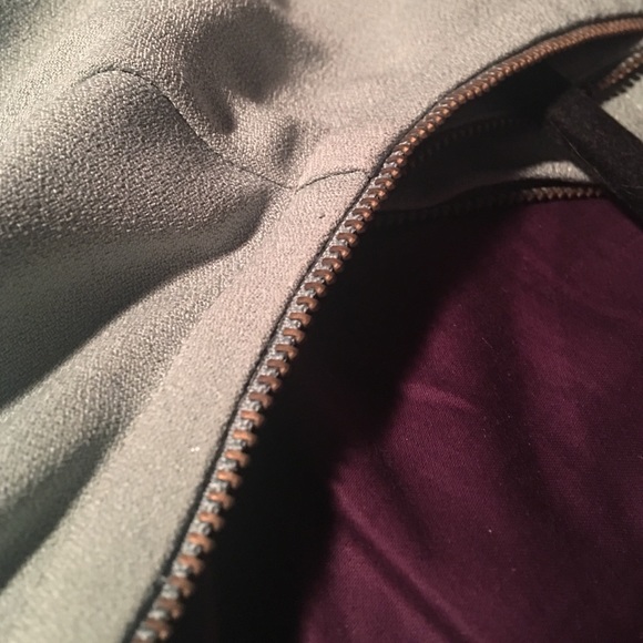 Nice top - Picture 3 of 3