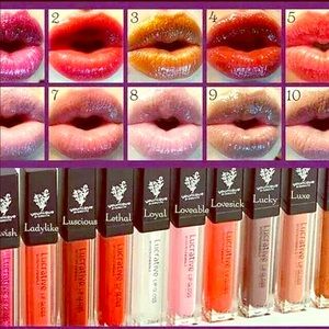 Younique Lucrative Lipgloss