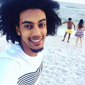 Meet your Posher, Henny