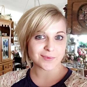 Meet your Posher, Carrie