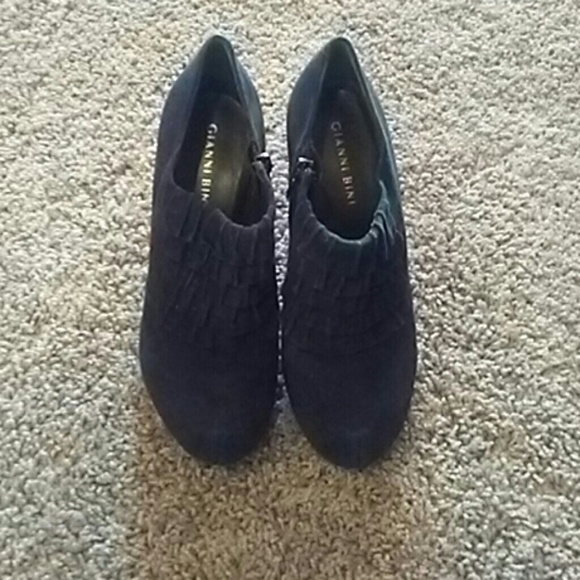 Gorgeous Gianni Bini heels!