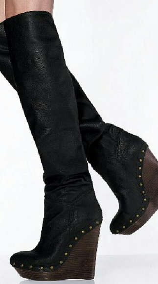 Women's Size 7 Colin Stewart over the knee platfor