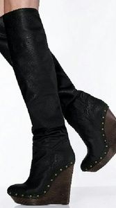 Women's Size 7 Colin Stewart over the knee platfor