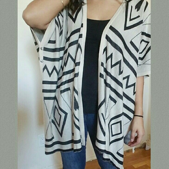 ❕LAST ONE TAN BLACK PRINT CARDIGAN - Picture 3 of 3