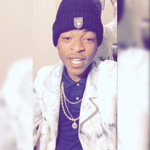 Meet your Posher, Devin