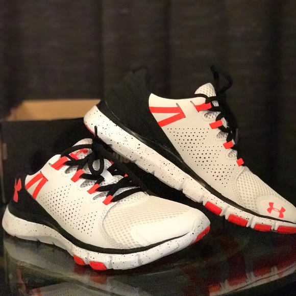 UA W Micro G Limitless TR