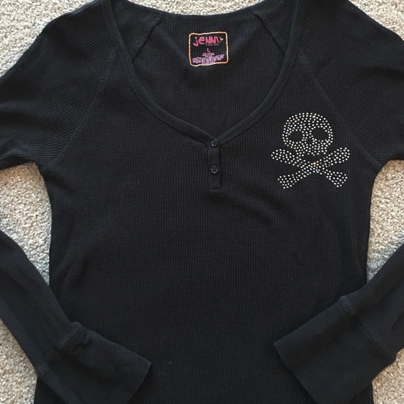 Thermal long sleeve skull shirt