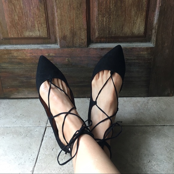 Steve Madden lace up flats. Black, Size 9.