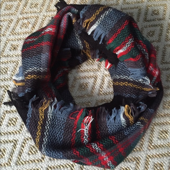 Accessories - NWT Navy Tartan Plaid Infinity Scarf